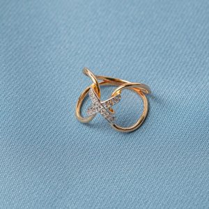 Anillo estilo X con circones