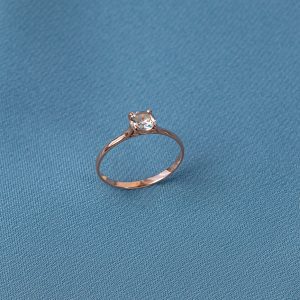 Anillo oro rosado solitario con circón